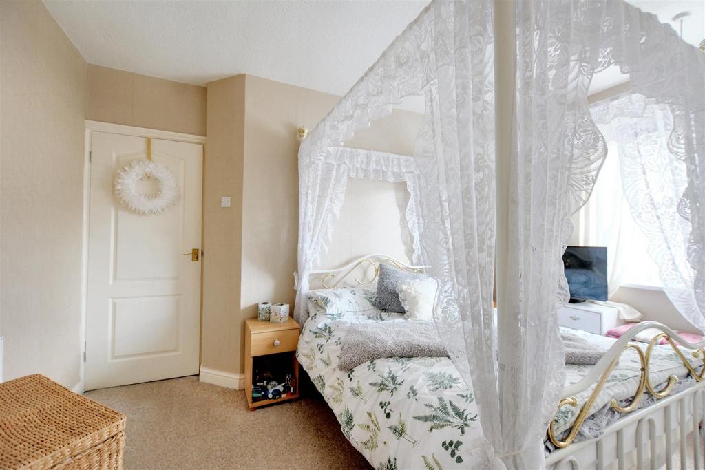 Bedroom 1 2.jpeg
