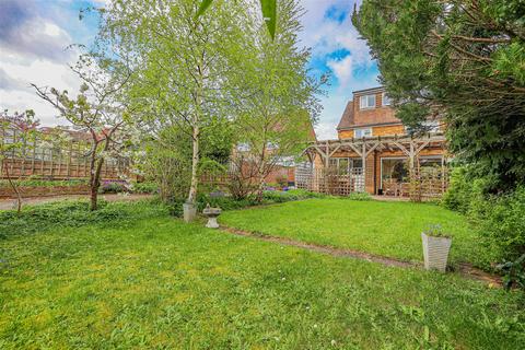 6 bedroom semi-detached house for sale, Collyer Road, London Colney, AL2