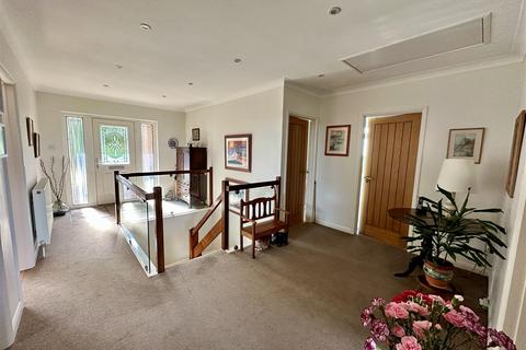 4 bedroom detached house for sale, Calbourne Road, Newport