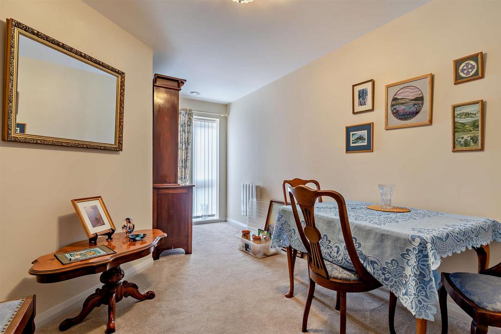 8590817-interior10-800.jpg