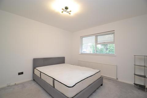 2 bedroom apartment to rent, The Dell, Radlett
