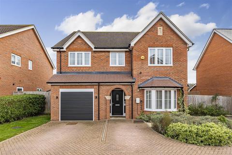 4 bedroom detached house for sale, Hammond Street, Aston Clinton, Buckinghamshire