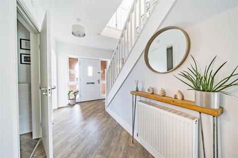 4 bedroom detached house for sale, Hammond Street, Aston Clinton, Buckinghamshire