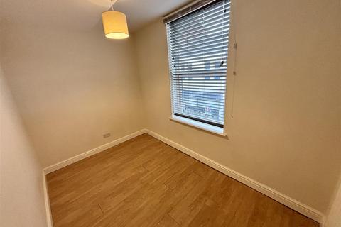 2 bedroom flat to rent, Field House Apartments, Shepshed LE12