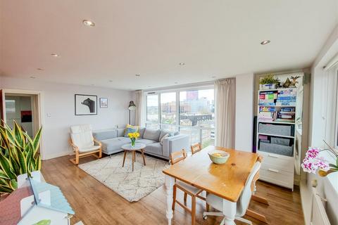 2 bedroom flat for sale, London Road, Croydon
