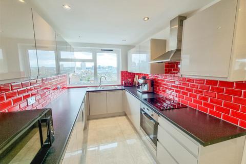 2 bedroom flat for sale, London Road, Croydon