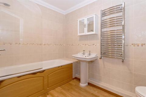 Apartment 4, Kingston Court, 20 Worthing Road, East Preston, Littlehampton, BN16 1FD