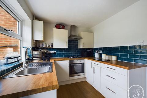 2 bedroom end of terrace house for sale, Silkstone Court, Leeds