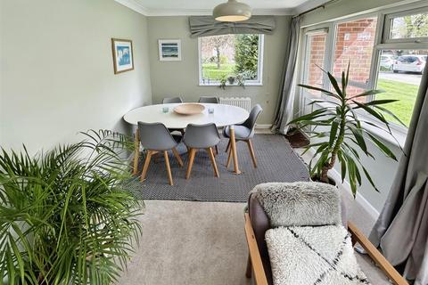 2 bedroom flat for sale, Brookhurst Court, Beverley Road, Royal Leamington Spa