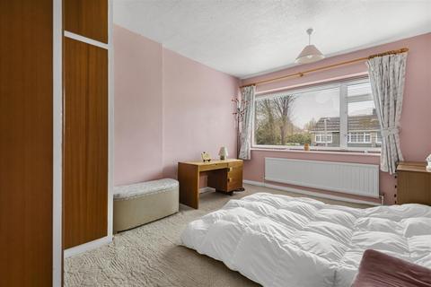 1 Eccles Close, Caversham, Reading, RG4 5BJ