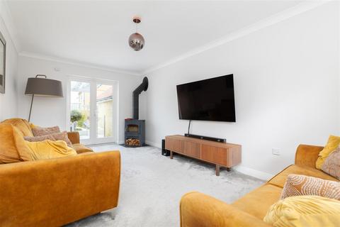 4 bedroom end of terrace house for sale, Copperfield Close, Fairfield SG5 4GA