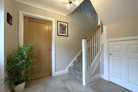 5 bedroom detached house for sale, Pitomy Drive, Collingham, Newark