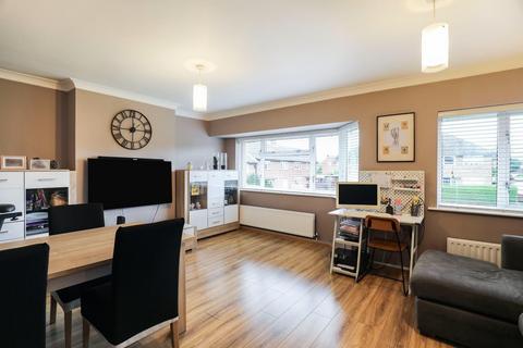 2 bedroom apartment for sale, Woodfield Drive, Harrogate, HG1 4LX