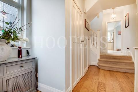undefined, Dollis Hill Lane, London, NW2