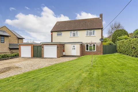 3 bedroom detached house for sale, Cleat Hill, Bedford