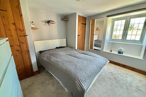 4 bedroom cottage for sale, Raynsford Road, Dallington, Northampton NN5