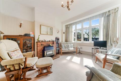 49 Sandringham Road, Worcester Park, KT4 8XW