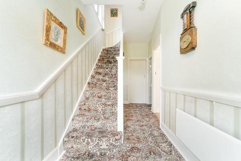 49 Sandringham Road, Worcester Park, KT4 8XW