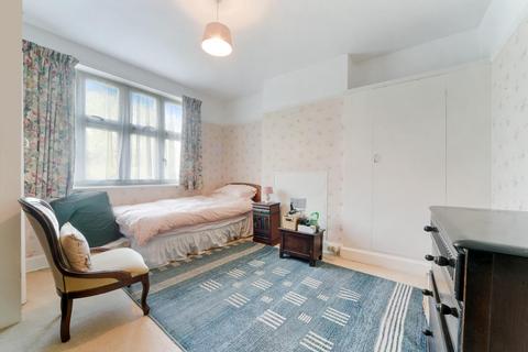 49 Sandringham Road, Worcester Park, KT4 8XW