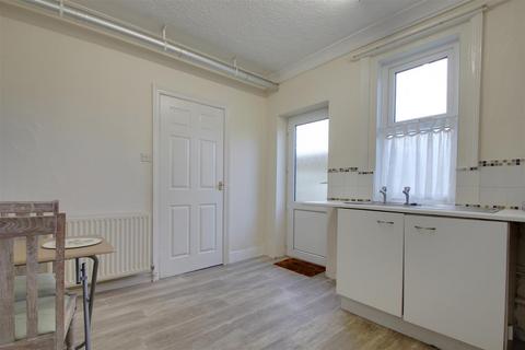 1 bedroom flat to rent, South Street, Worthing BN14