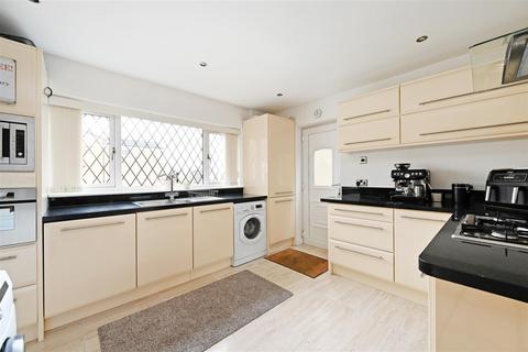 3 Burnaston Close, Dronfield Woodhouse, Dronfield, S18 8QU