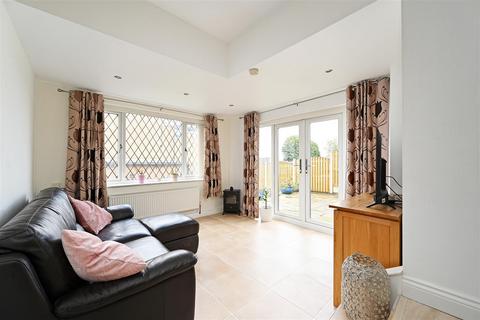 3 Burnaston Close, Dronfield Woodhouse, Dronfield, S18 8QU