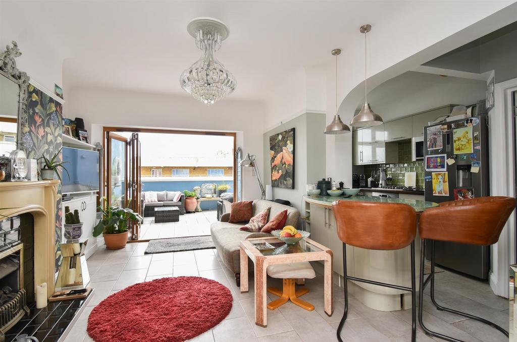 Living room &amp; kitchen
