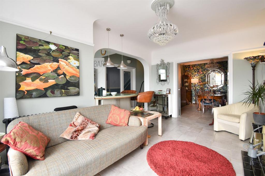 Living room &amp; kitchen