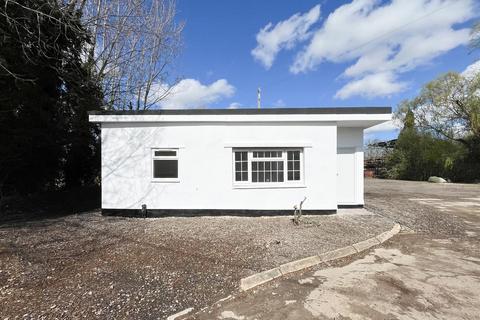 Warehouse to rent, Canal Road, Higham, Rochester