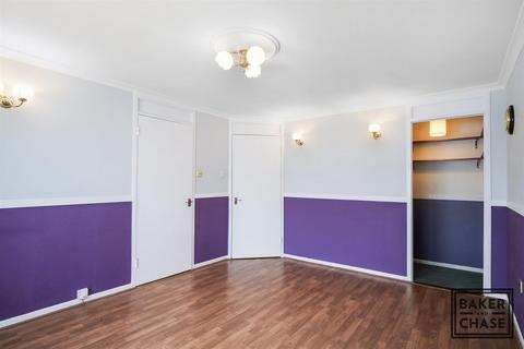 1 bedroom flat for sale, Halifax Road, Enfield EN2