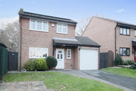 3 bedroom detached house to rent, Coombedale, Locks Heath, Southampton