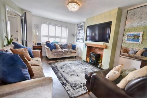 4 bedroom detached house for sale, Dorney Close, Yarnfield, Stone