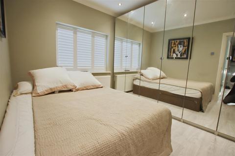 2 bedroom maisonette for sale, Eldon Avenue, Borehamwood