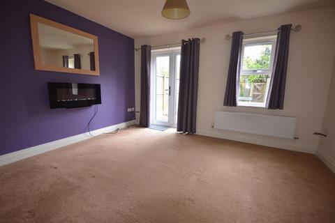 3 bedroom mews to rent, Oulton Road, Stone