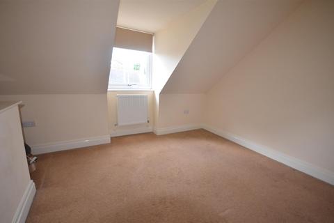 3 bedroom mews to rent, Oulton Road, Stone