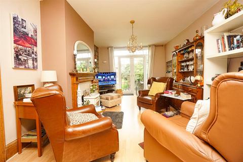 4 bedroom semi-detached house for sale, St. Helens Road, Hastings