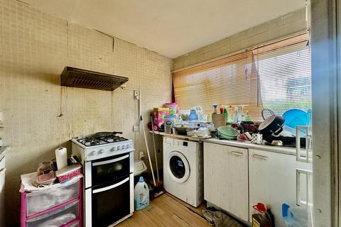 3 bedroom terraced house for sale, Woodgreen Walk, Leicester LE4