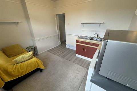 1 bedroom apartment for sale, South Terrace, Littlehampton BN17