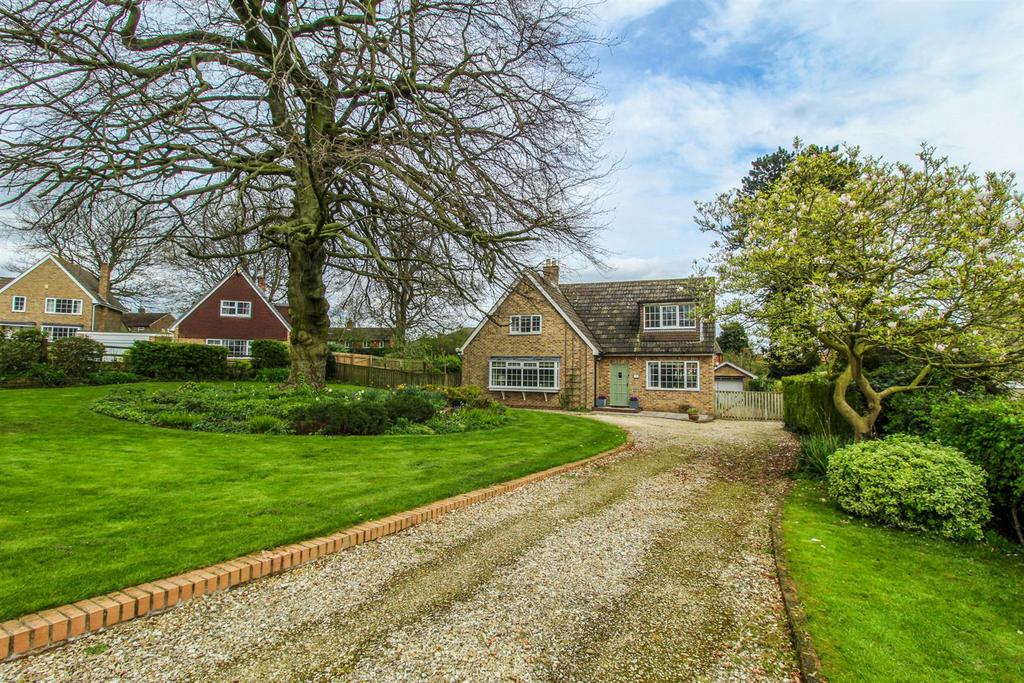 Beech Crescent, Pontefract WF8 4 bed detached house for sale £550,000