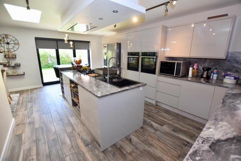 4 bedroom semi-detached house for sale, Wyld Court, Allesley Park, Coventry - Largely Extended & Top Spec