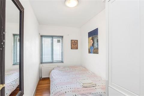 2 bedroom flat to rent, Lanark Road, London