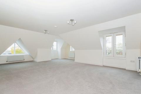 2 bedroom penthouse to rent, High Street, Iver SL0