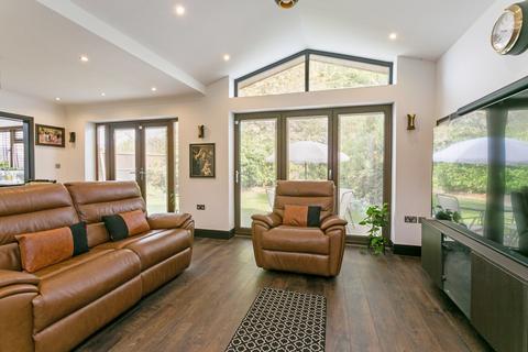 67 Bathurst Walk, Iver, SL0 9EF