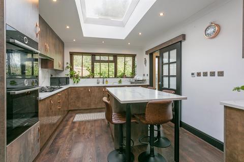 67 Bathurst Walk, Iver, SL0 9EF
