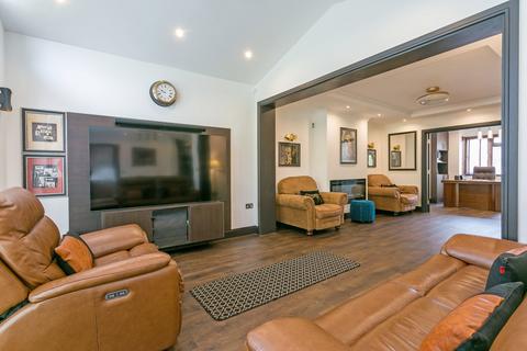 67 Bathurst Walk, Iver, SL0 9EF