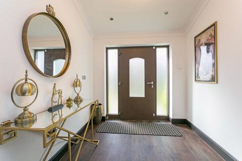 67 Bathurst Walk, Iver, SL0 9EF