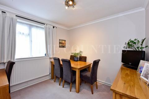 2 bedroom maisonette for sale, Norman Court, Potters Bar, EN6