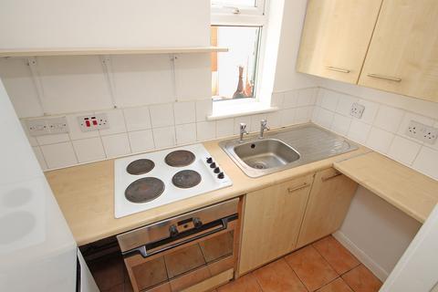 2 bedroom apartment to rent, Moorside Road, Urmston, Manchester, M41