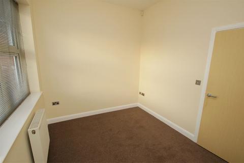 2 bedroom apartment to rent, Fountain Street, Eccles, Manchester, M30