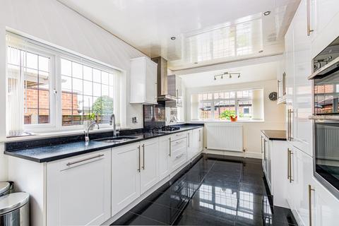 3 bedroom detached house for sale, Davyhulme Road, Davyhulme, Manchester, M41